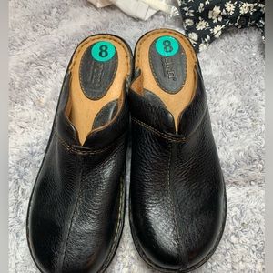 Born leather shoes size 8 new